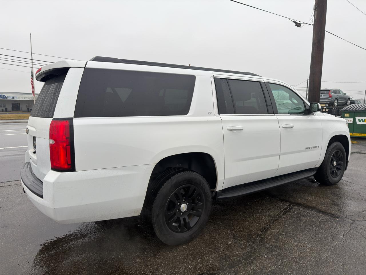 Chevrolet Suburban 4WD 4dr 1500 LT 2019