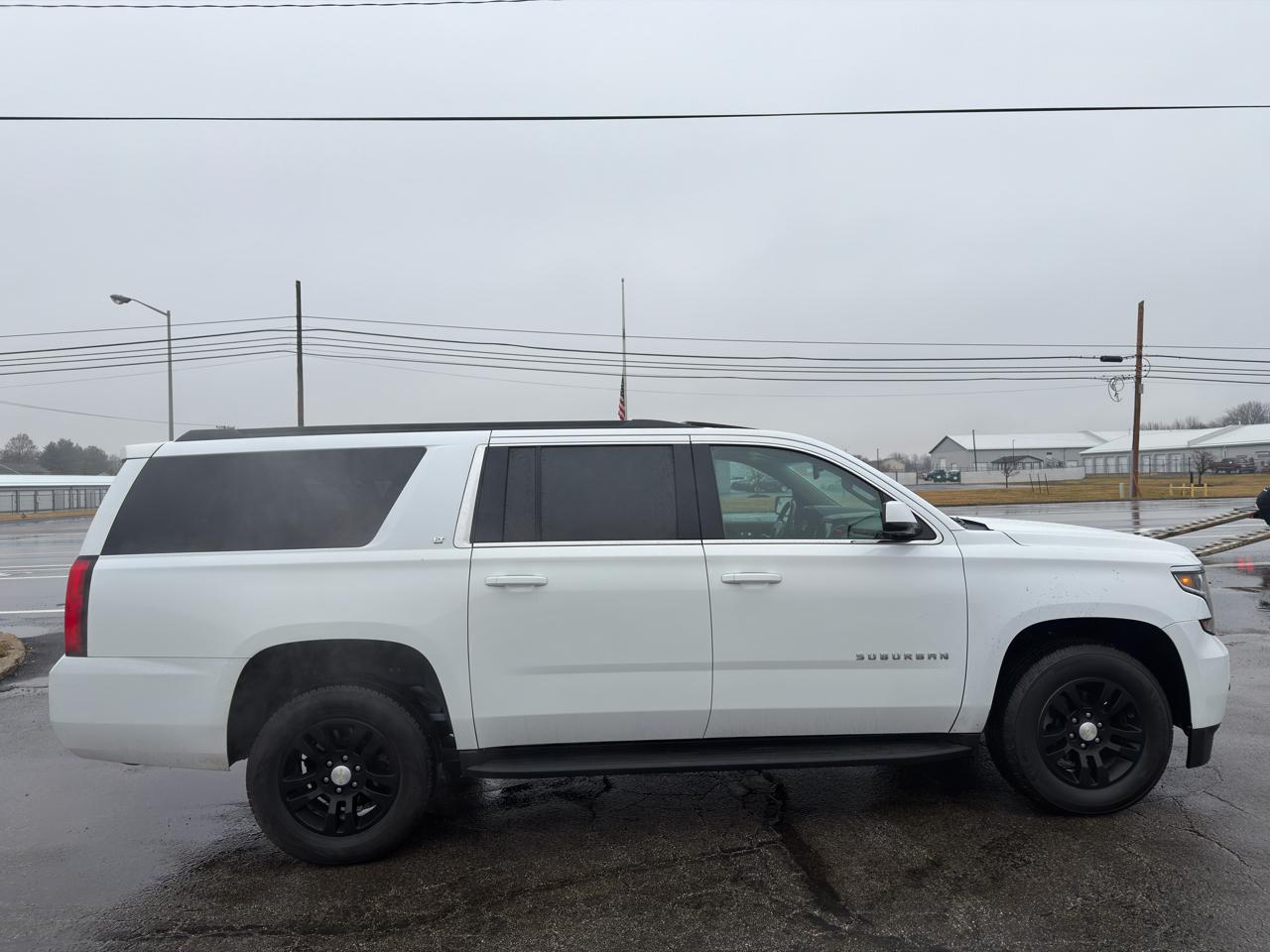 Chevrolet Suburban 4WD 4dr 1500 LT 2019