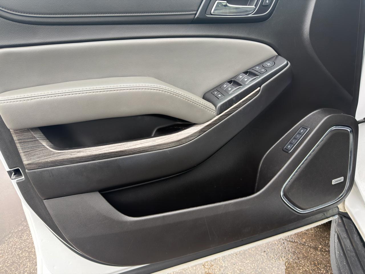 Chevrolet Suburban 4WD 4dr 1500 LT 2019