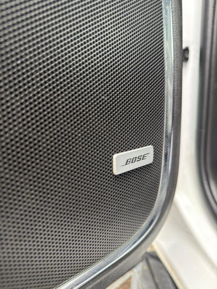 Chevrolet Suburban 4WD 4dr 1500 LT 2019