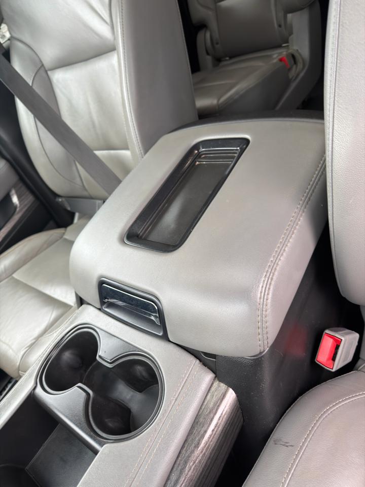 Chevrolet Suburban 4WD 4dr 1500 LT 2019