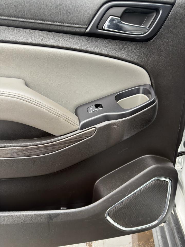 Chevrolet Suburban 4WD 4dr 1500 LT 2019