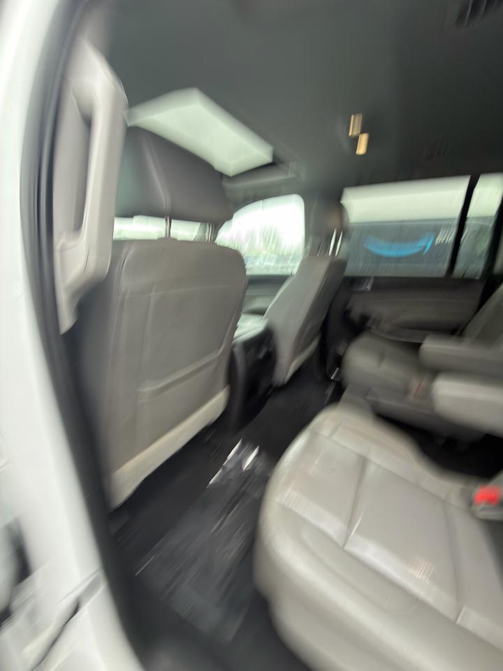 Chevrolet Suburban 4WD 4dr 1500 LT 2019