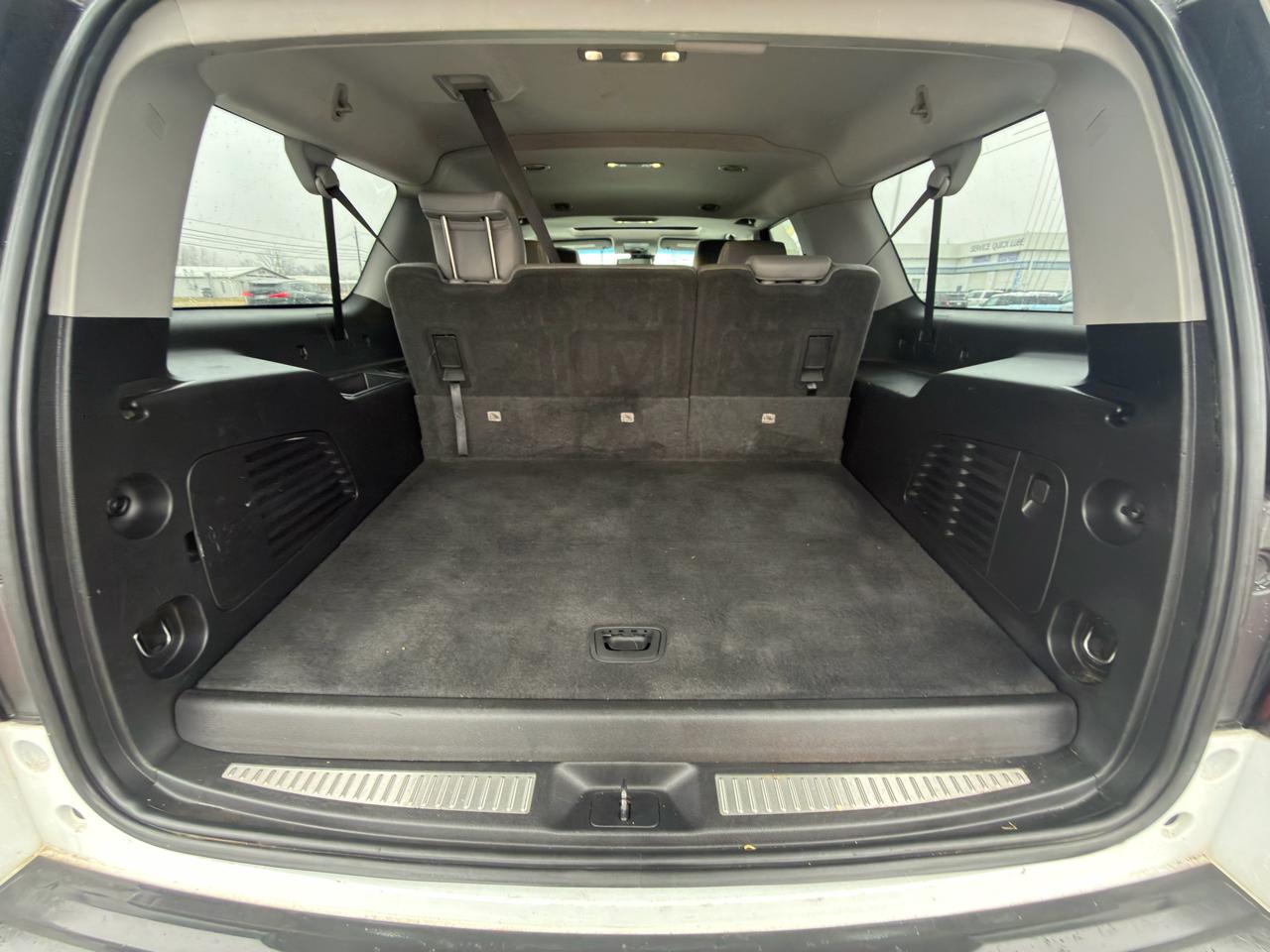 Chevrolet Suburban 4WD 4dr 1500 LT 2019