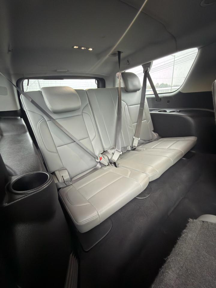 Chevrolet Suburban 4WD 4dr 1500 LT 2019