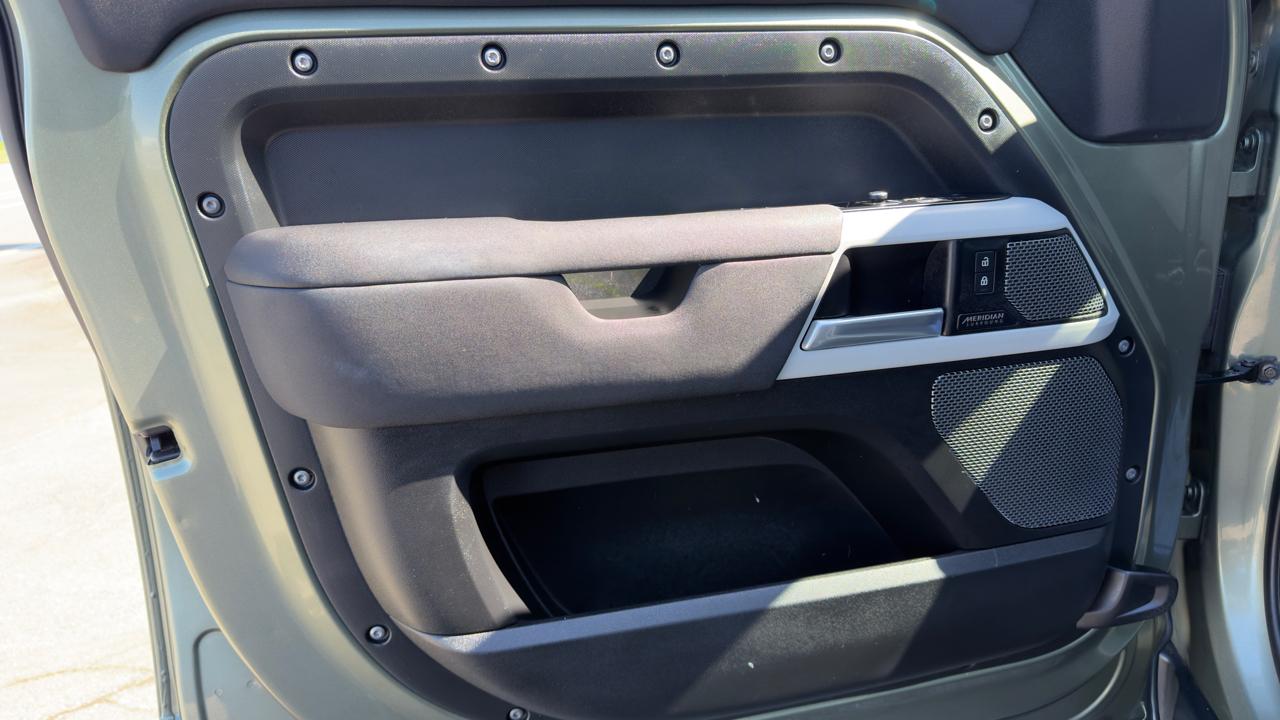 Land Rover Defender 110 P400 X-Dynamic SE 2022