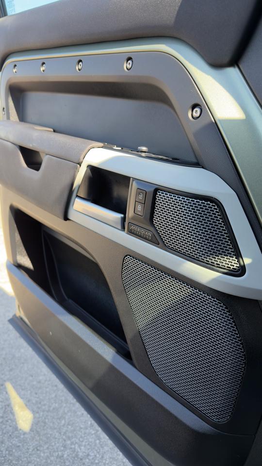 Land Rover Defender 110 P400 X-Dynamic SE 2022