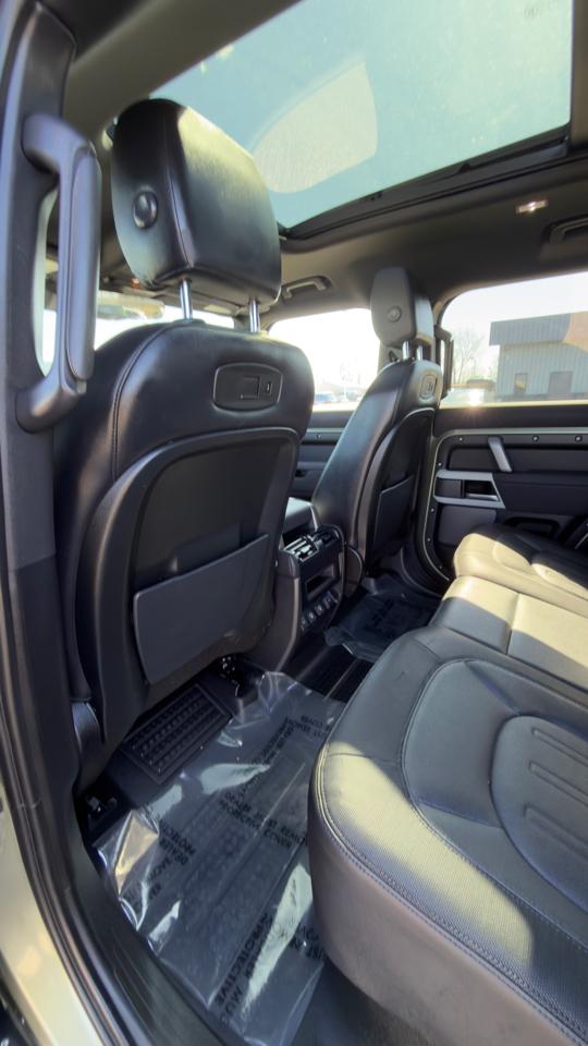 Land Rover Defender 110 P400 X-Dynamic SE 2022