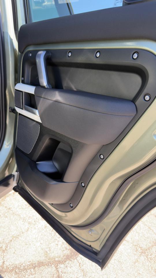 Land Rover Defender 110 P400 X-Dynamic SE 2022