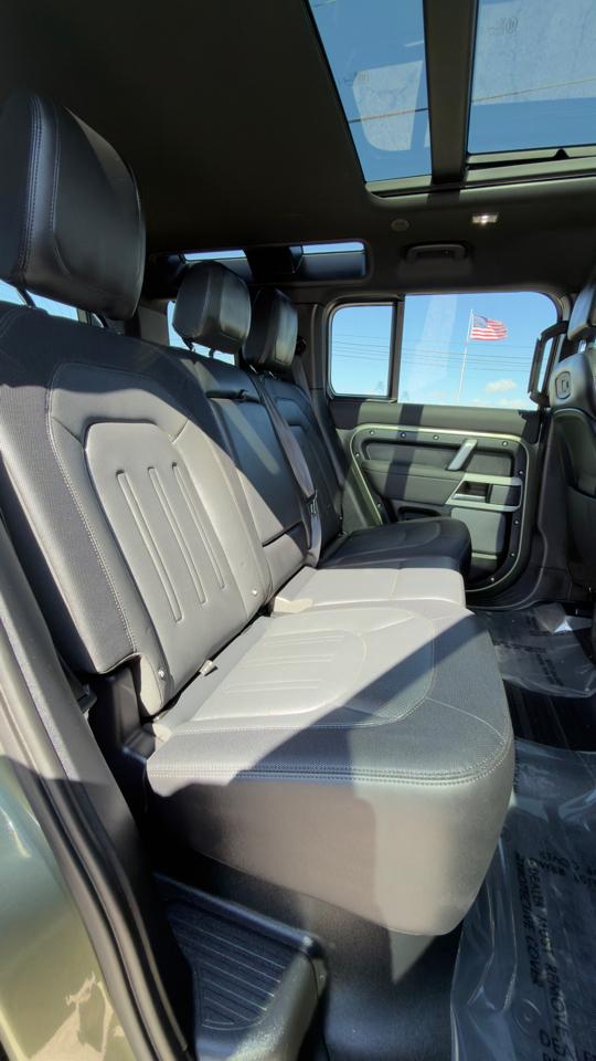 Land Rover Defender 110 P400 X-Dynamic SE 2022