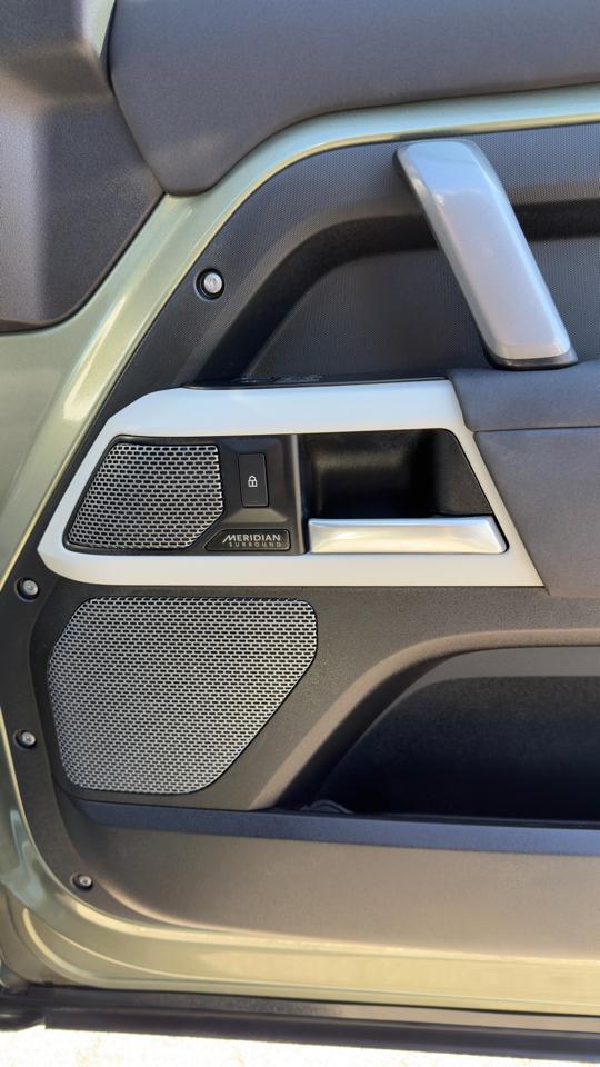 Land Rover Defender 110 P400 X-Dynamic SE 2022