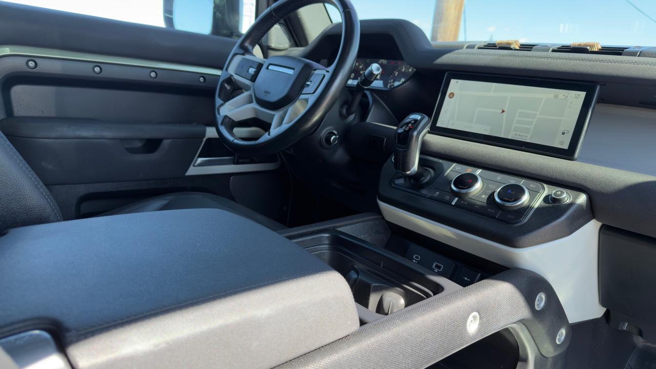 Land Rover Defender 110 P400 X-Dynamic SE 2022