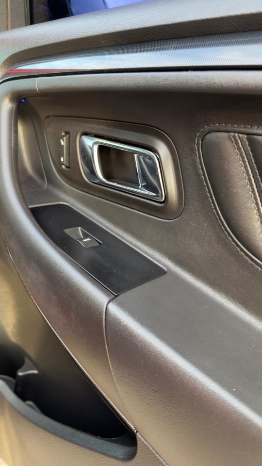 Ford Taurus 4dr Sdn SHO AWD 2011