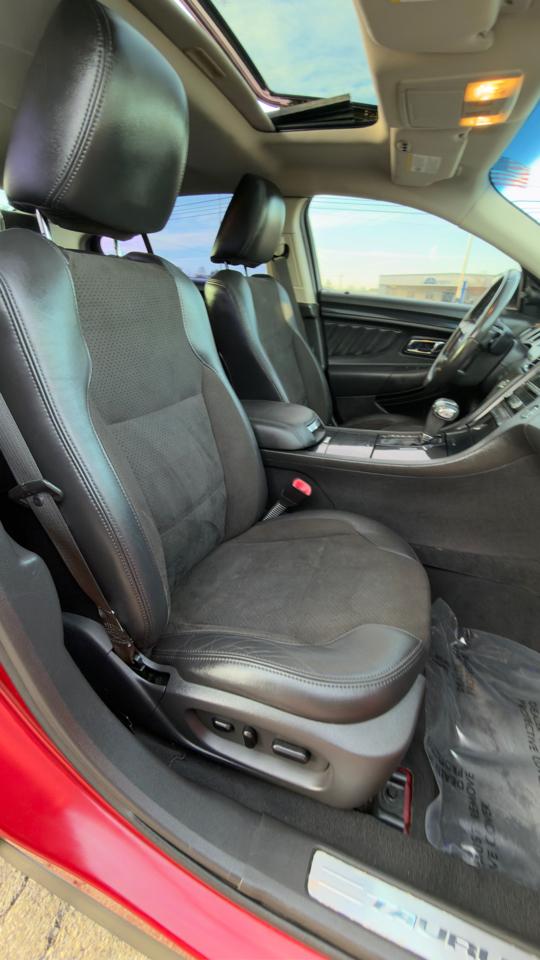 Ford Taurus 4dr Sdn SHO AWD 2011