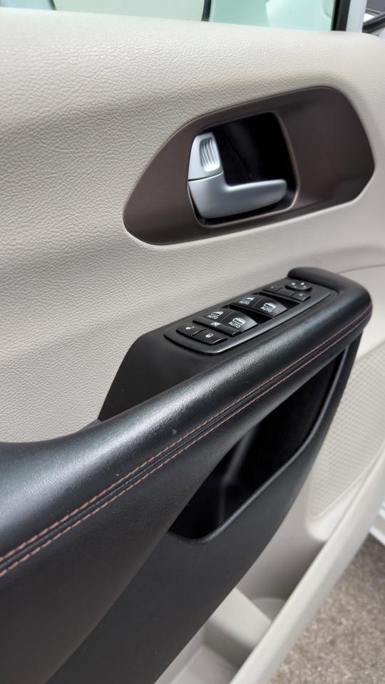 Chrysler Pacifica Touring L Plus FWD 2018