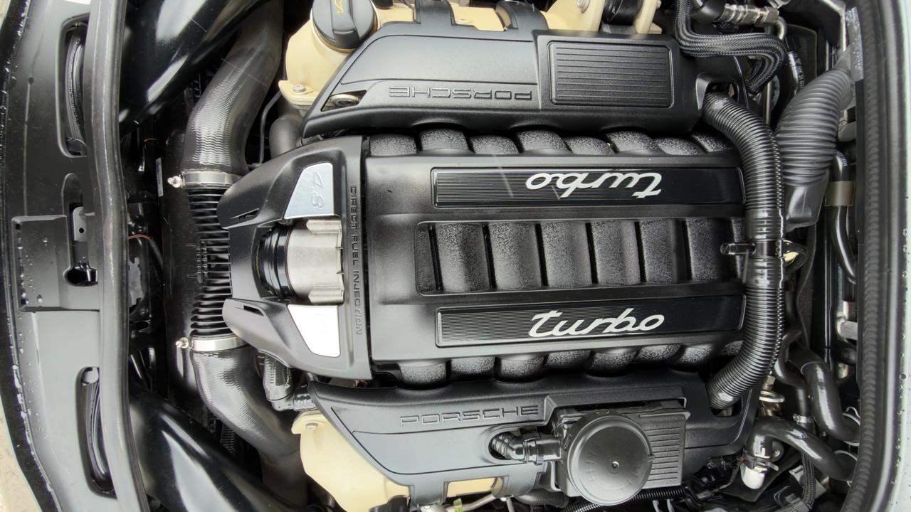Porsche Panamera 4dr HB Turbo 2014