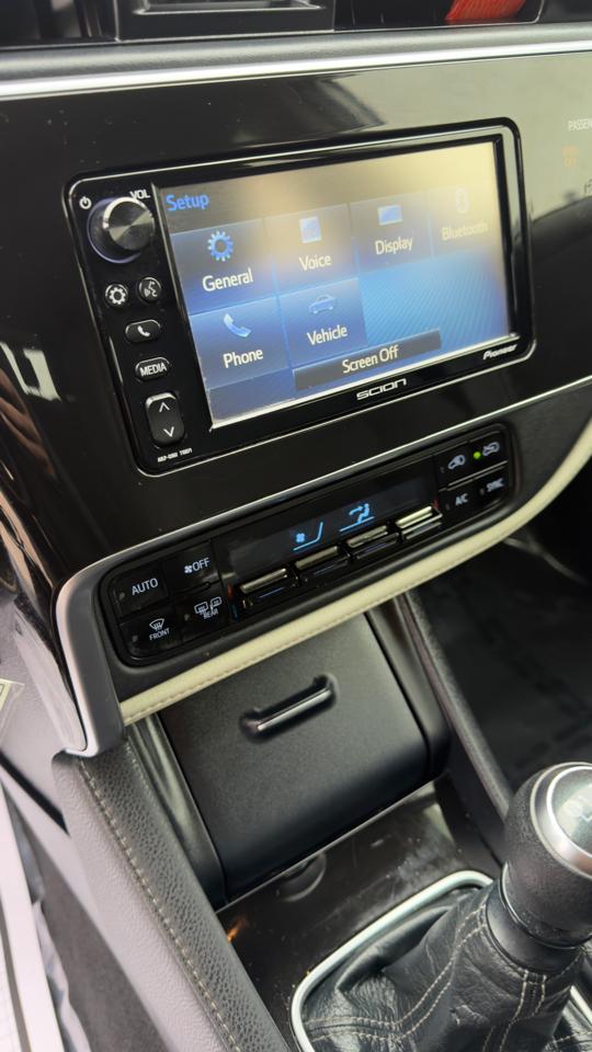 Scion iM 5dr HB Man (Natl) 2016