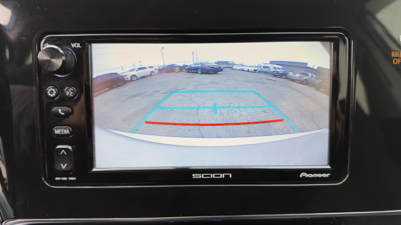 Scion iM 5dr HB Man (Natl) 2016