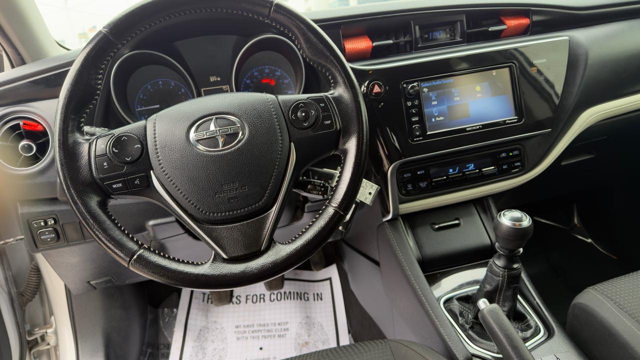 Scion iM 5dr HB Man (Natl) 2016