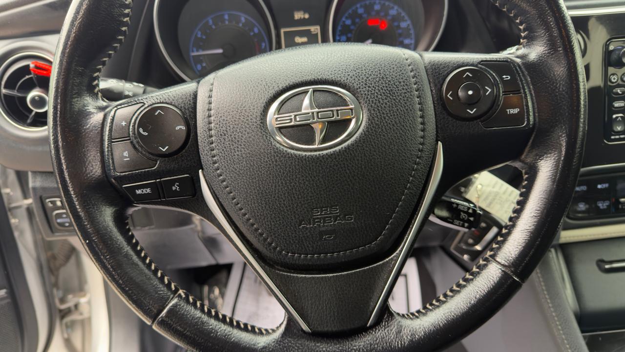 Scion iM 5dr HB Man (Natl) 2016