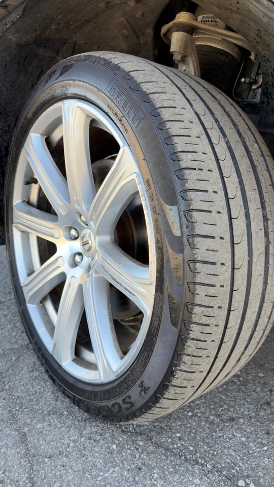 Volvo XC90 T8 eAWD Plug-In Hybrid 7-Passenger Inscription 2018