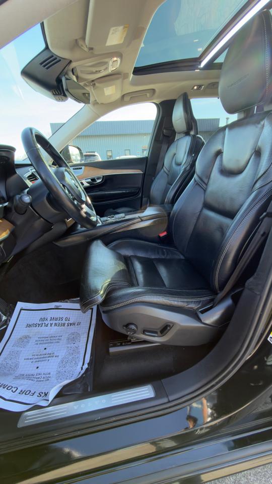 Volvo XC90 T8 eAWD Plug-In Hybrid 7-Passenger Inscription 2018