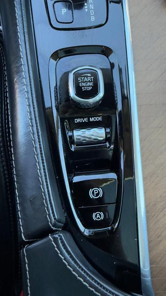 Volvo XC90 T8 eAWD Plug-In Hybrid 7-Passenger Inscription 2018