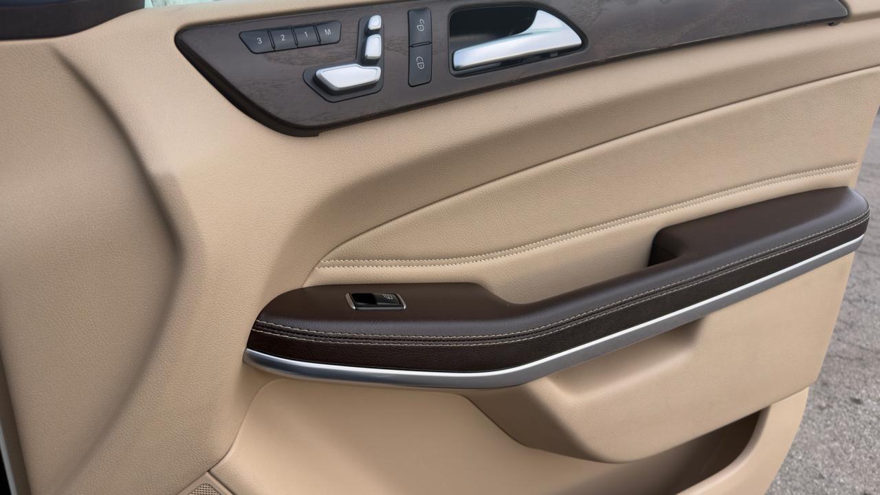 Mercedes-Benz GLS GLS 550 4MATIC SUV 2017