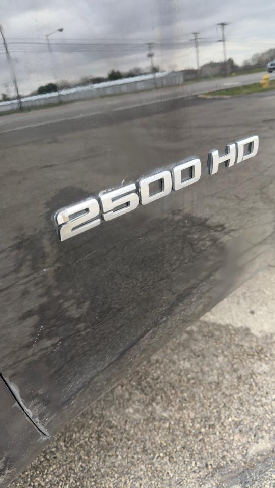 Chevrolet Silverado 2500HD 4WD Crew Cab 153.7" LT 2011