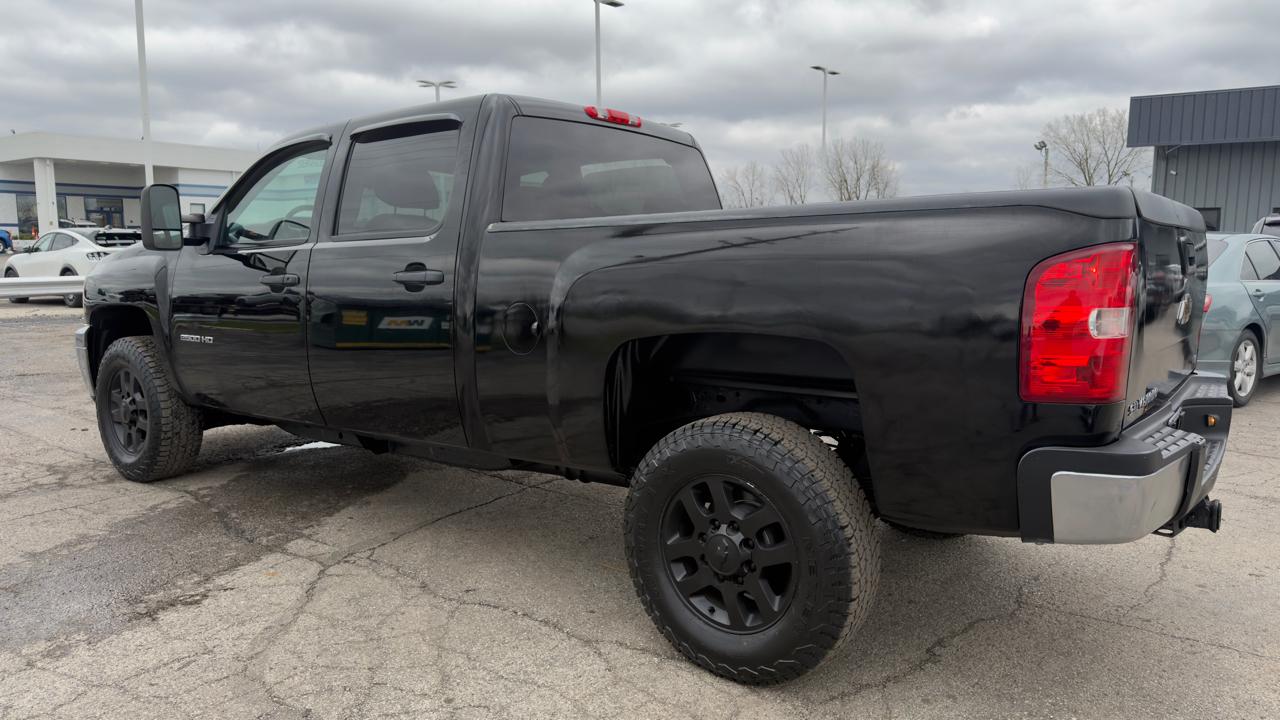 Chevrolet Silverado 2500HD 4WD Crew Cab 153.7" LT 2011