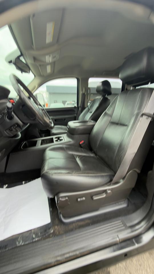 Chevrolet Silverado 2500HD 4WD Crew Cab 153.7" LT 2011