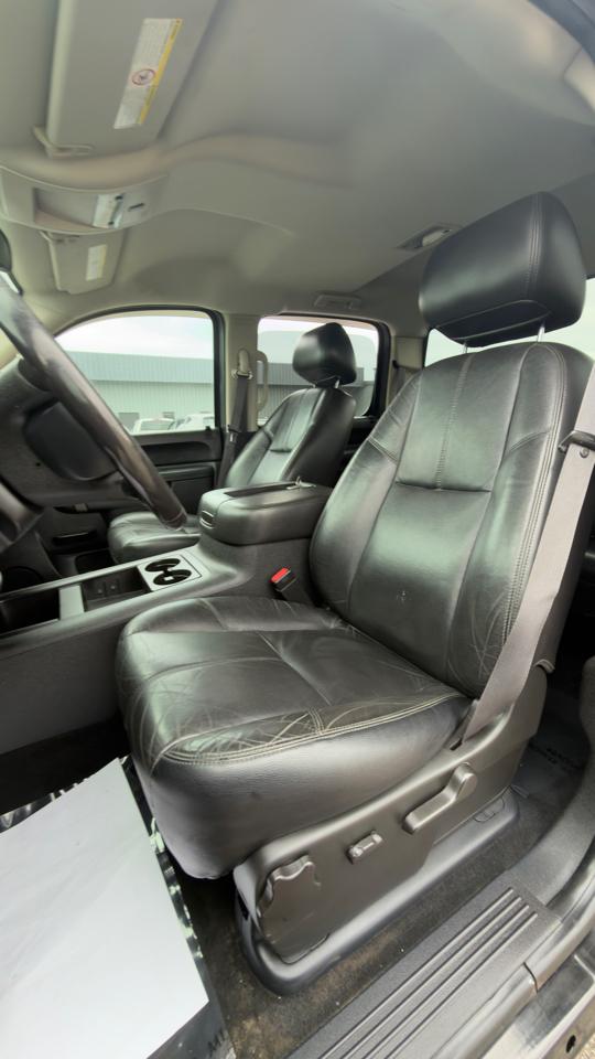 Chevrolet Silverado 2500HD 4WD Crew Cab 153.7" LT 2011