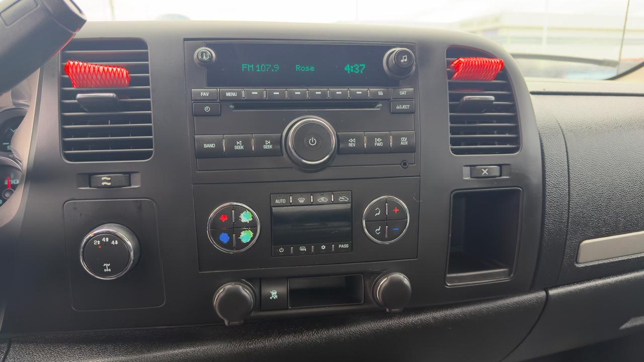 Chevrolet Silverado 2500HD 4WD Crew Cab 153.7" LT 2011