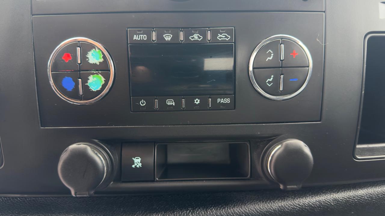 Chevrolet Silverado 2500HD 4WD Crew Cab 153.7" LT 2011