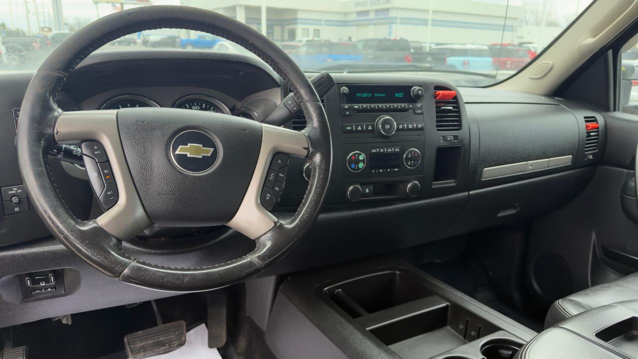 Chevrolet Silverado 2500HD 4WD Crew Cab 153.7" LT 2011