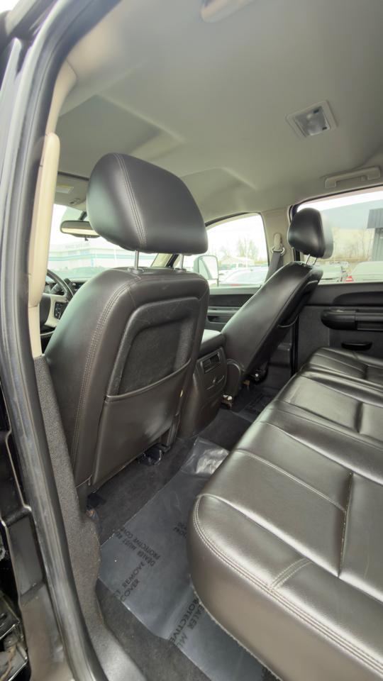 Chevrolet Silverado 2500HD 4WD Crew Cab 153.7" LT 2011