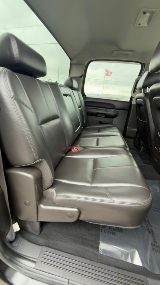 Chevrolet Silverado 2500HD 4WD Crew Cab 153.7" LT 2011