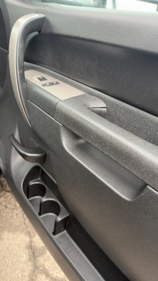 Chevrolet Silverado 2500HD 4WD Crew Cab 153.7" LT 2011