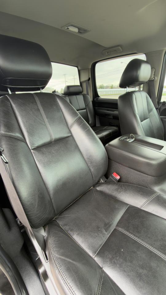 Chevrolet Silverado 2500HD 4WD Crew Cab 153.7" LT 2011
