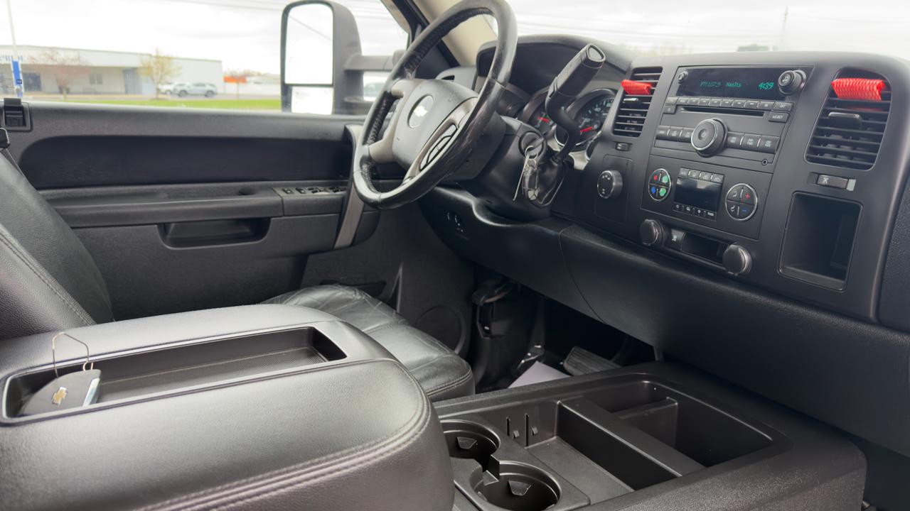 Chevrolet Silverado 2500HD 4WD Crew Cab 153.7" LT 2011