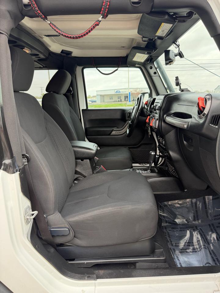 Jeep Wrangler 4WD 2dr Willys Wheeler 2015