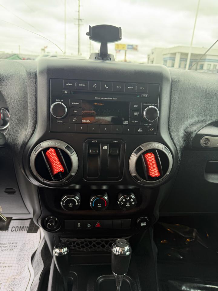 Jeep Wrangler 4WD 2dr Willys Wheeler 2015