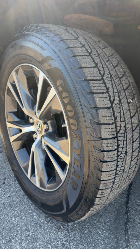 Toyota Highlander LE V6 AWD (Natl) 2018