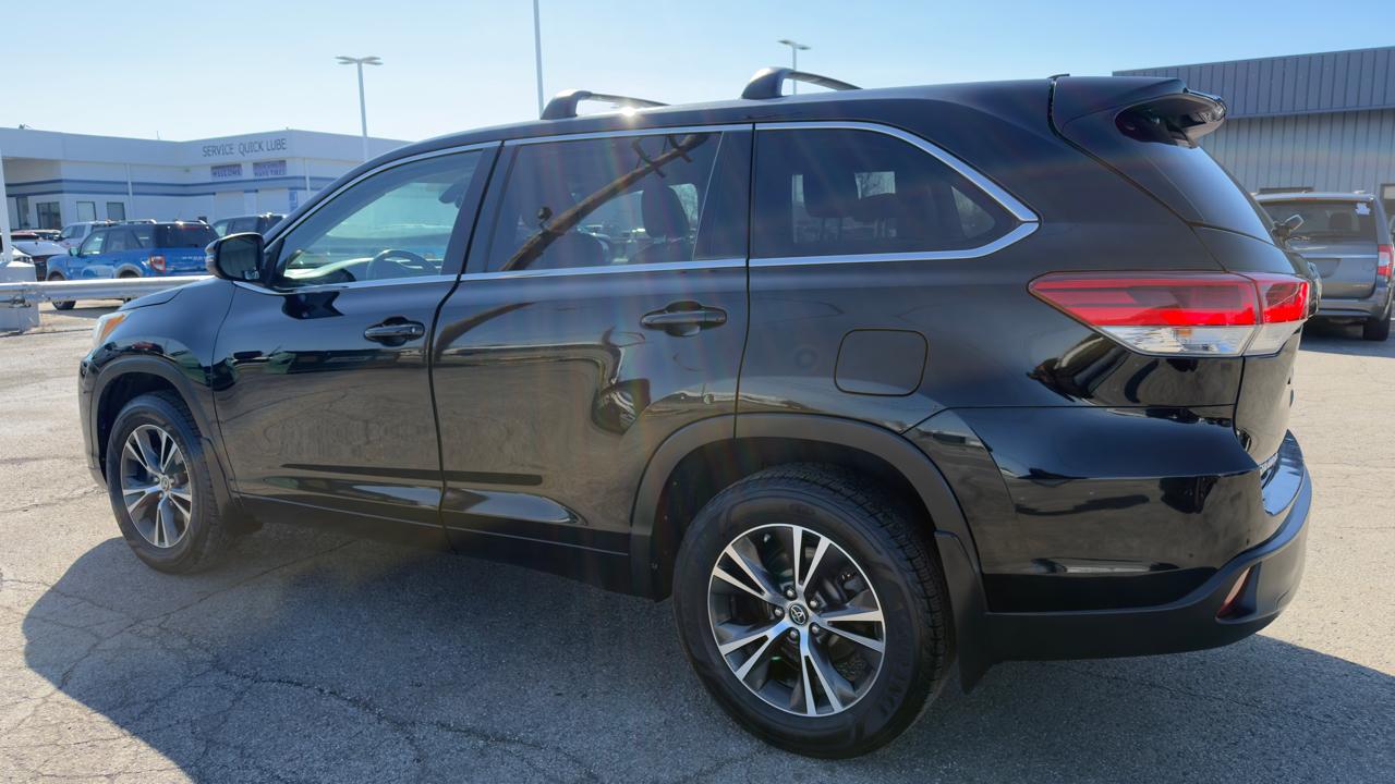 Toyota Highlander LE V6 AWD (Natl) 2018