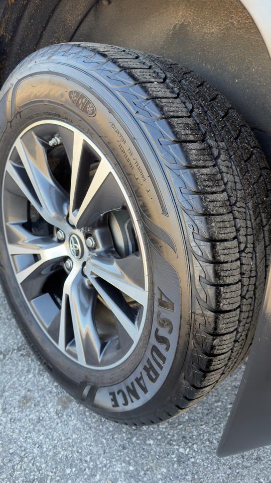 Toyota Highlander LE V6 AWD (Natl) 2018