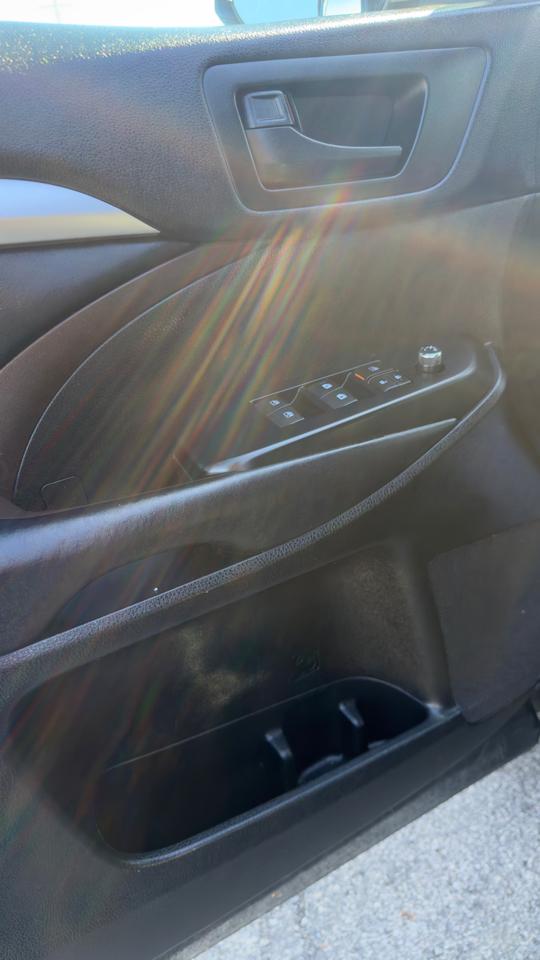 Toyota Highlander LE V6 AWD (Natl) 2018