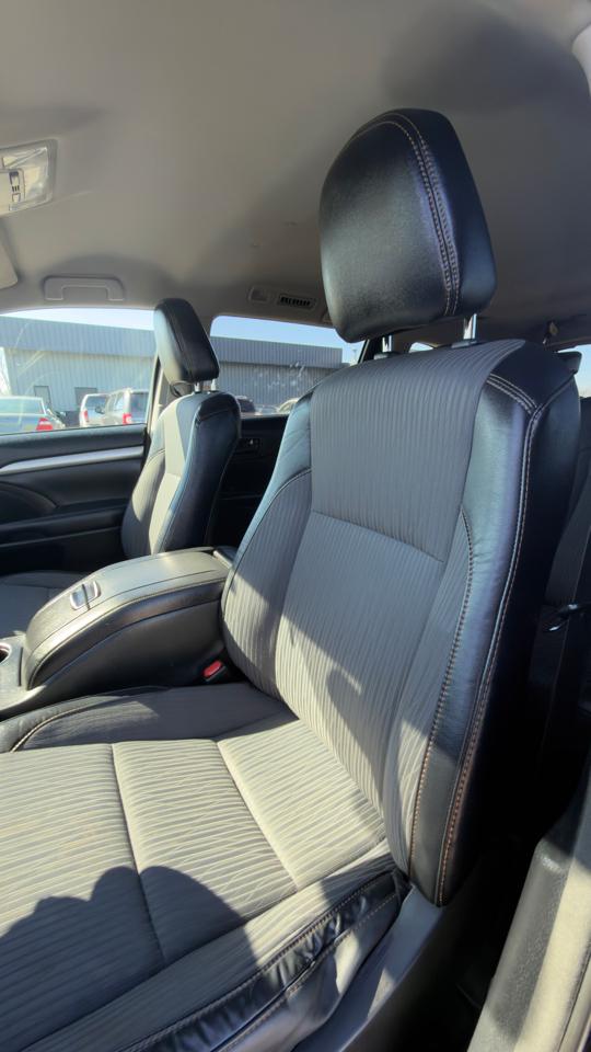 Toyota Highlander LE V6 AWD (Natl) 2018