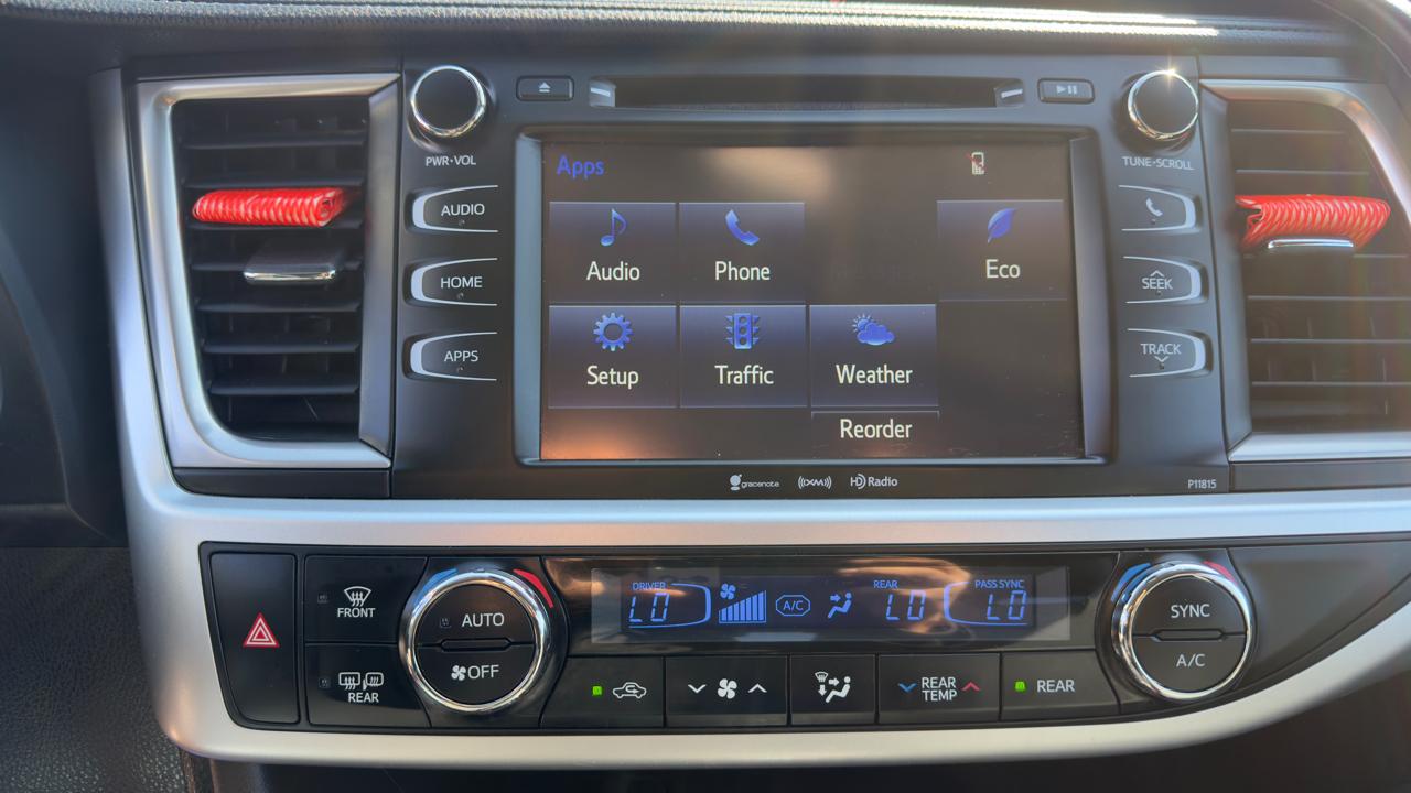 Toyota Highlander LE V6 AWD (Natl) 2018