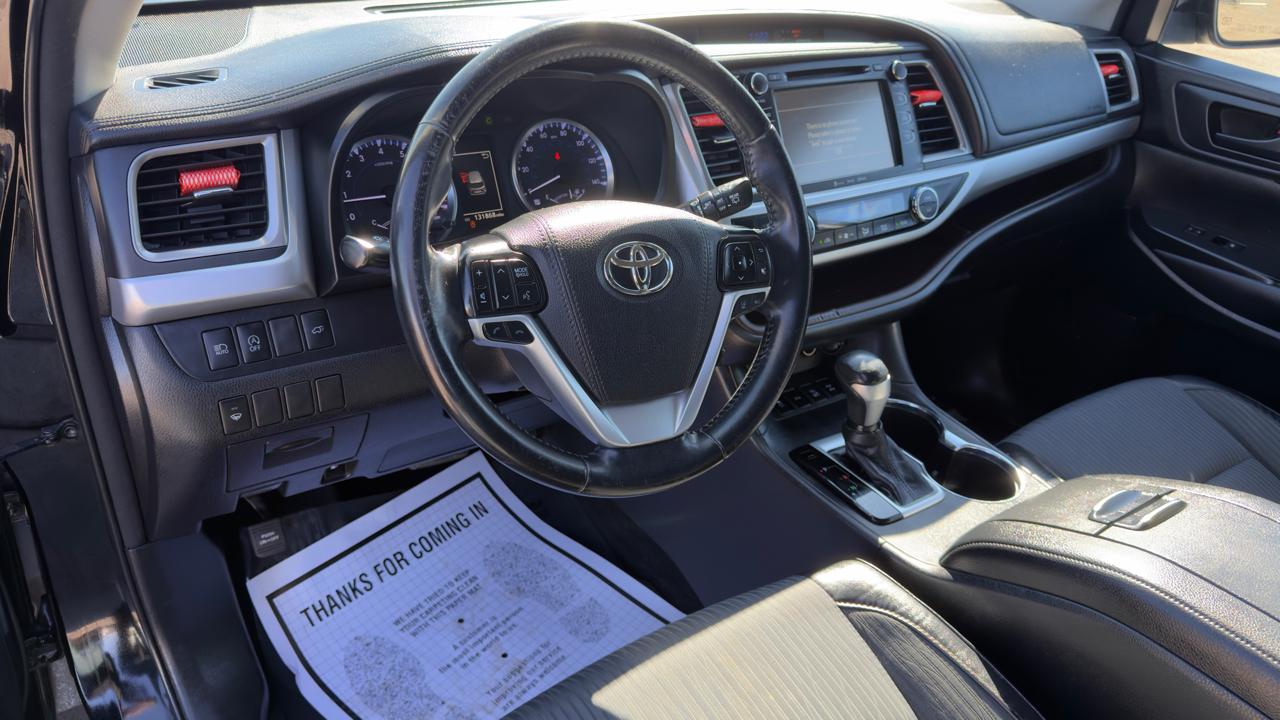 Toyota Highlander LE V6 AWD (Natl) 2018