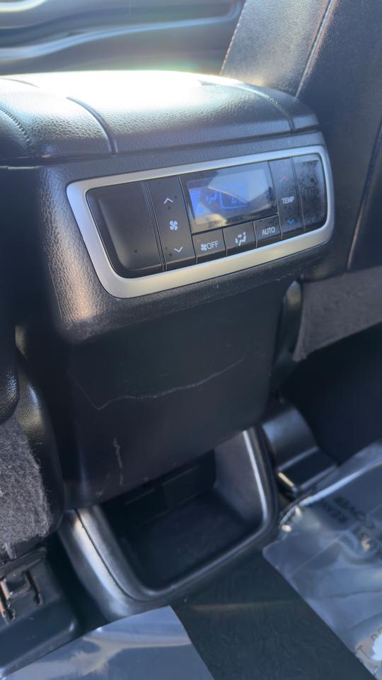 Toyota Highlander LE V6 AWD (Natl) 2018